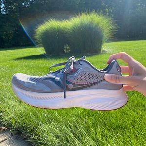 Saucony Women’s Guide 15 Running Shoe